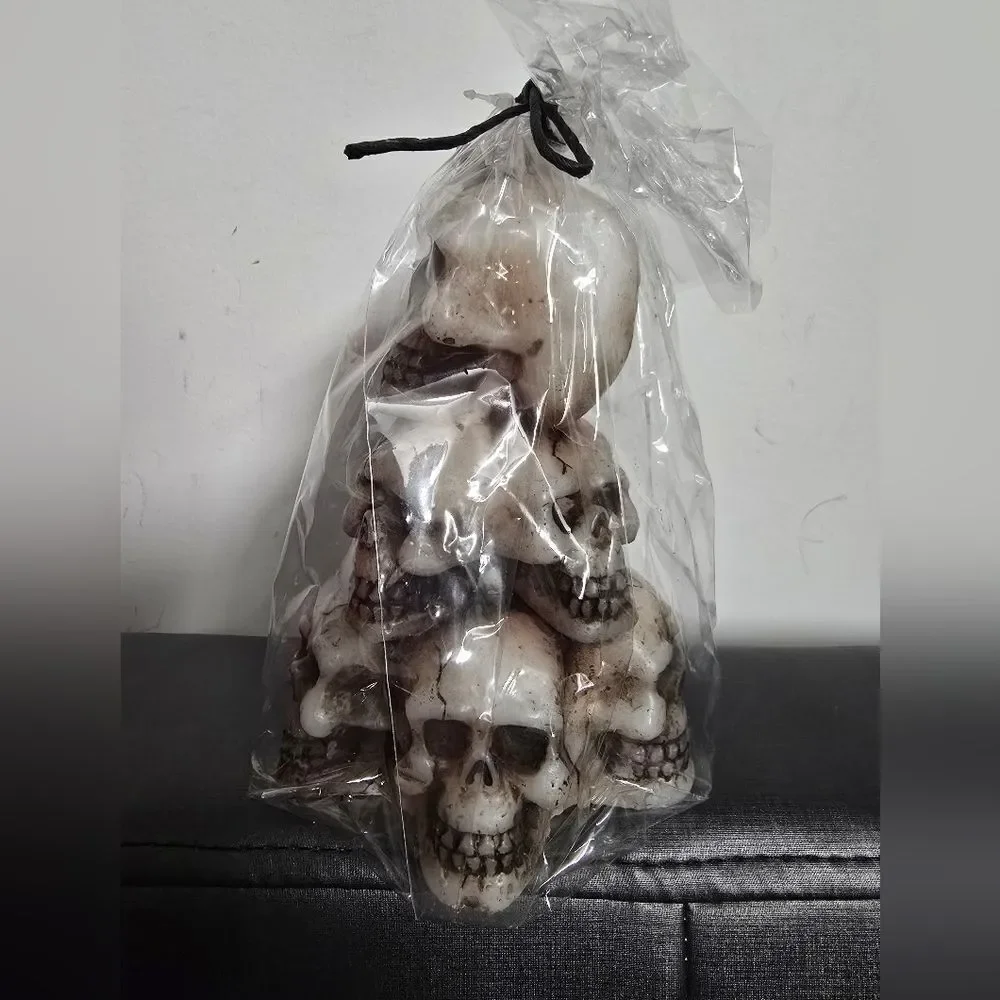 New Halloween White Stacked as Christmas tree Skull Bleeding Candle 7